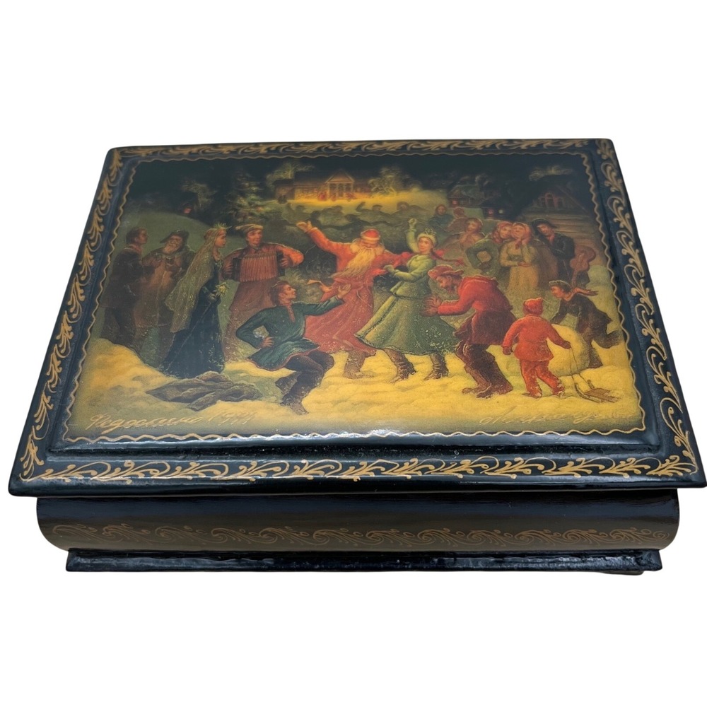 Vintage 1994 Fedoskino Russian Lacquer Box Signed Winter Village Festival Scene